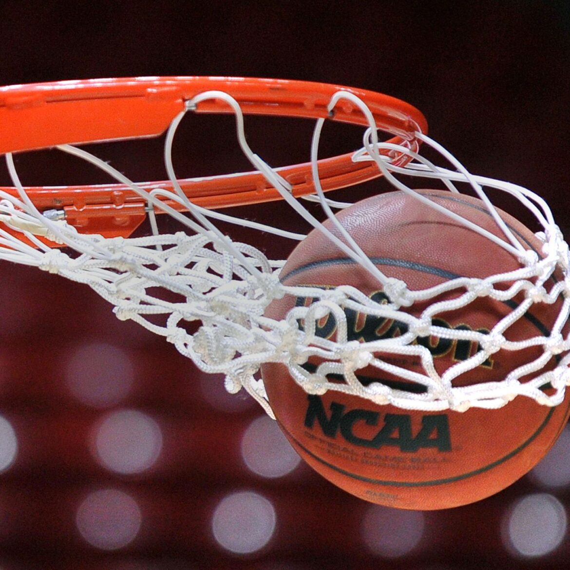 Advantages of Use Technology in College Basketball Picks