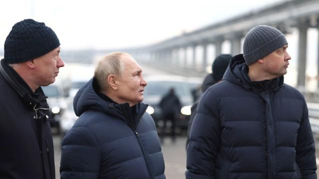 In A First, Putin Visits Bridge On The Frontline In Ukraine