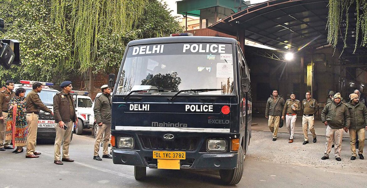 Delhi Police add murder charges against all accused in Sultanpuri case