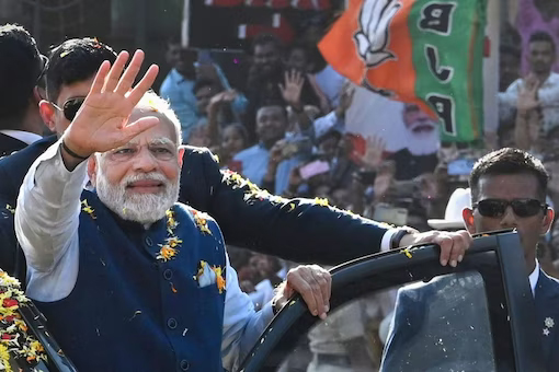 Security Breach At PM’s Karnataka Roadshow, Boy Runs To Him With Garland