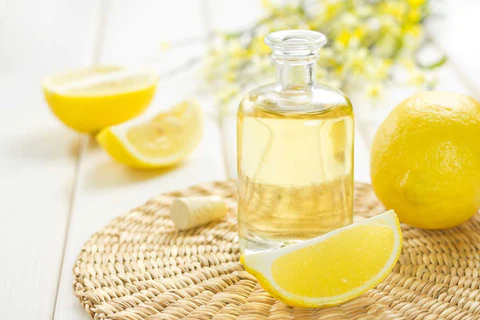 Harnessing the Benefits of Lemon Essential Oil for Optimal Health